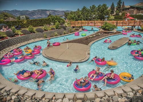Next To Lake, Pool, 10 Acre Park, 1 Mile To Town, Best Prices شيلان المظهر الخارجي الصورة